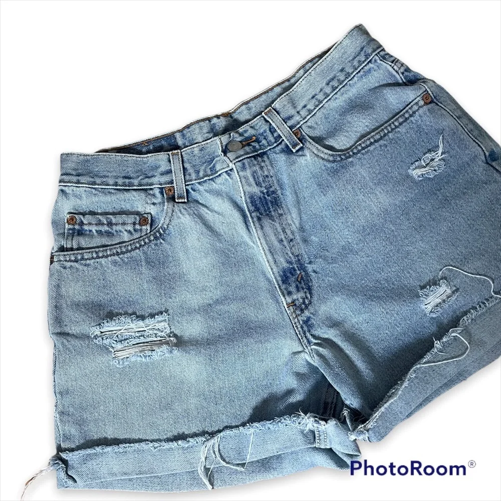 SOLD. Levi’s | Vintage distressed jean shorts - Picture 3 of 9